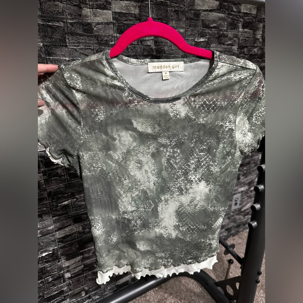90’s Mesh Style Snakeskin Blouse 🐍